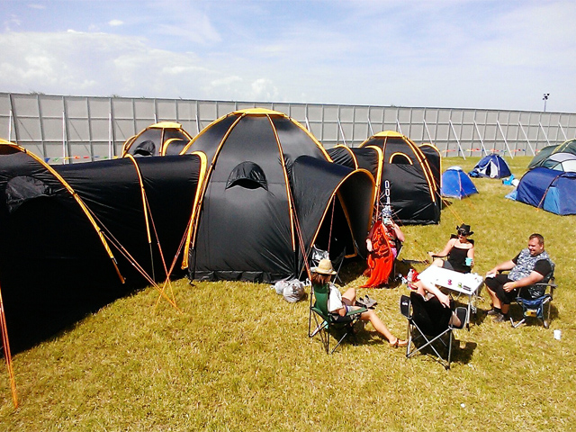 POD Tents spotted throughout Summer 2014 POD-Tents-Maxi+3Minis